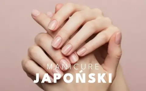 Delikatne dłonie z naturalnym połyskiem paznokci. Choć manicure japoński wady ma niewielkie, warto o nich wiedzieć przed zabiegiem.