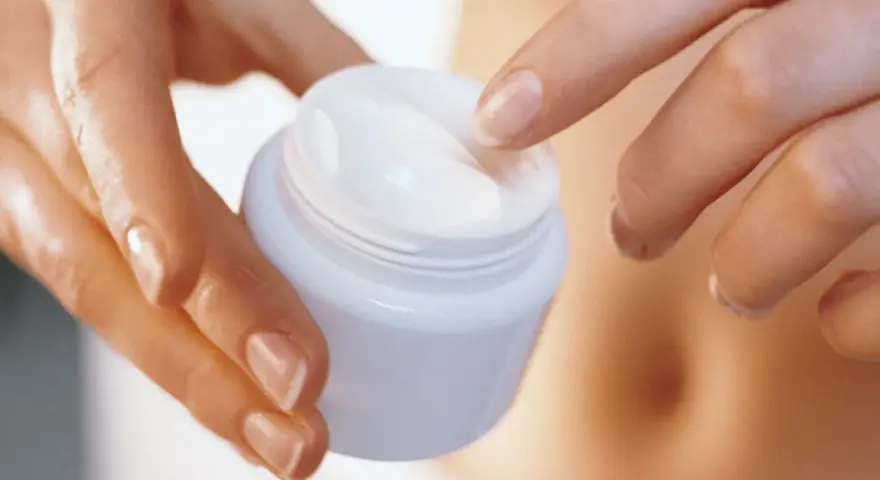Sudocrem na pryszcze: Ratunek czy pułapka dla Twojej cery?
